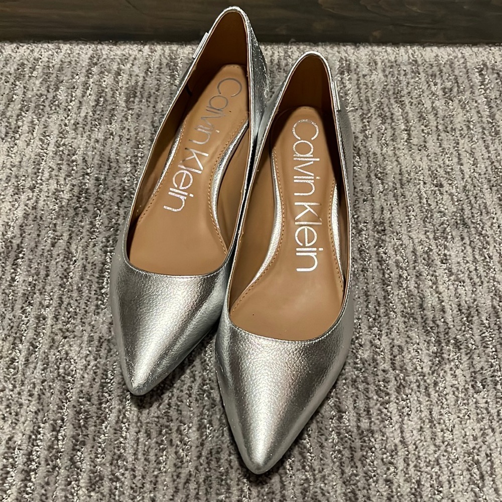 Calvin Klein kitten heel pumps